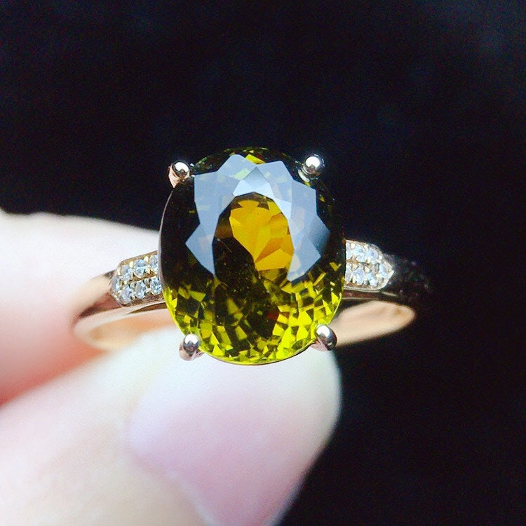 Bague tourmaline naturelle avec accents de diamants - Pièce de bijoux exquise