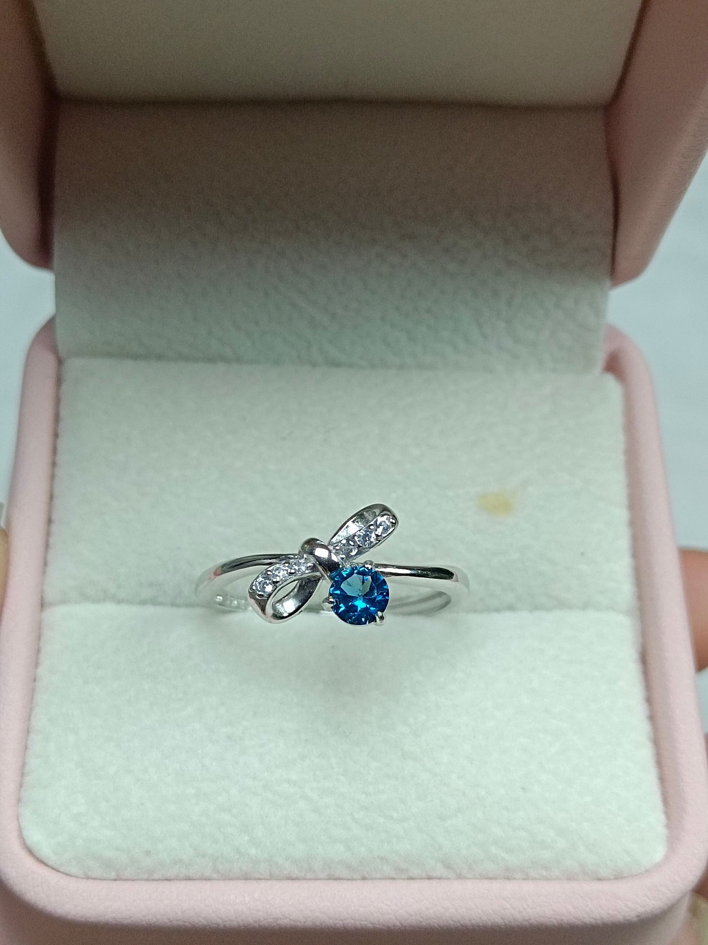 Natuurlijke London Blue Topaz Ring - Sieraden van elegante vlinderdans