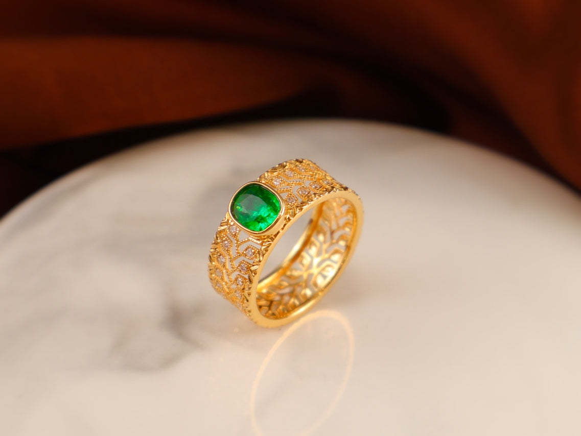 Buccellati Lace-Style Emerald Ring - Vintage Elegance Jewelry