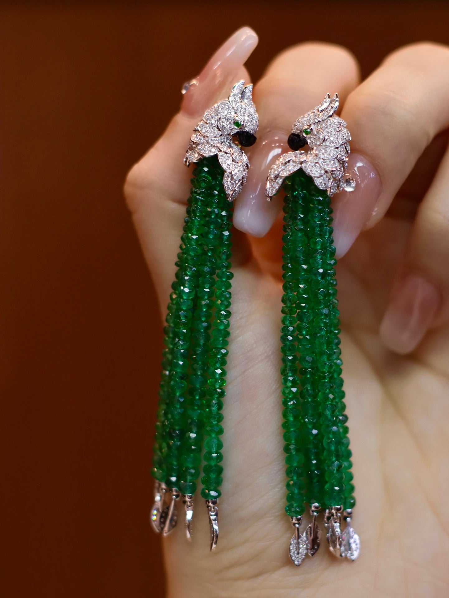 Exquisite Macaw-Inspired Jewelry: Emerald Dangle Earrings