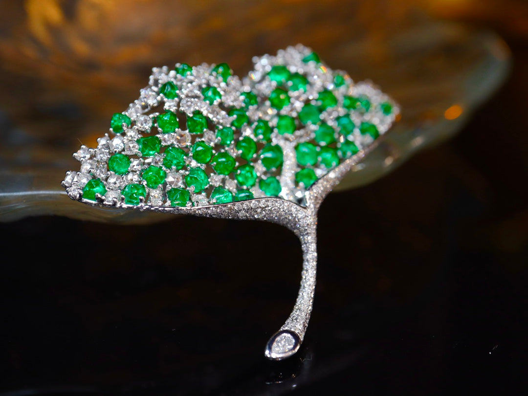 Elegant Ginkgo Leaf Brooch/Pendant in Emerald and Diamonds | Fine Jewelry