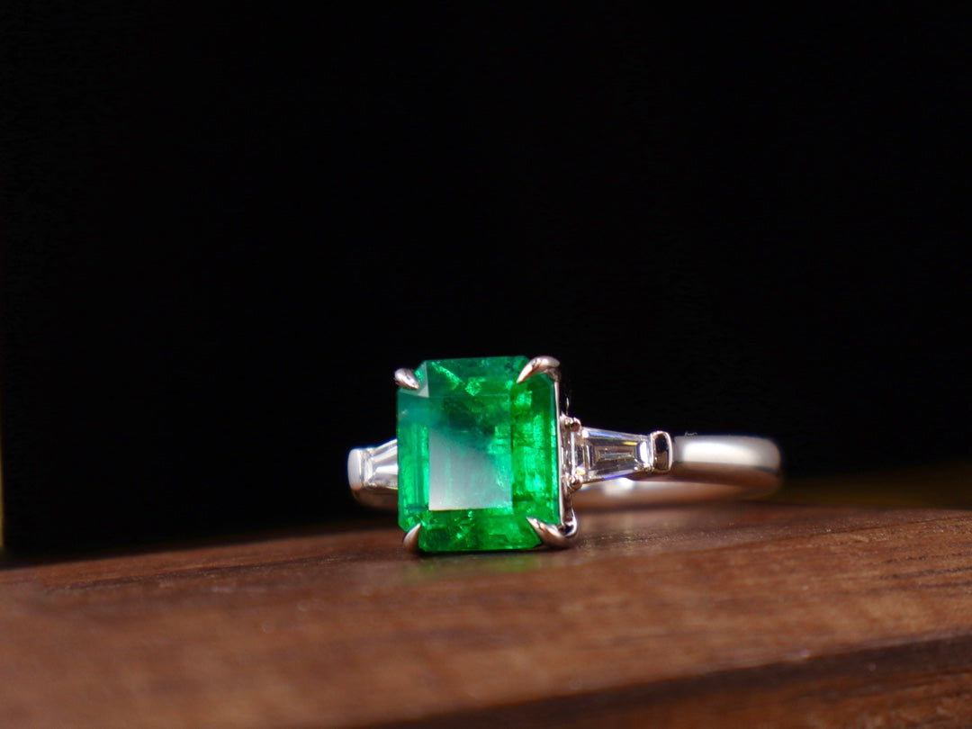 2.51 Carat Emerald Ring - Vivid Green Jewelry Gemstone