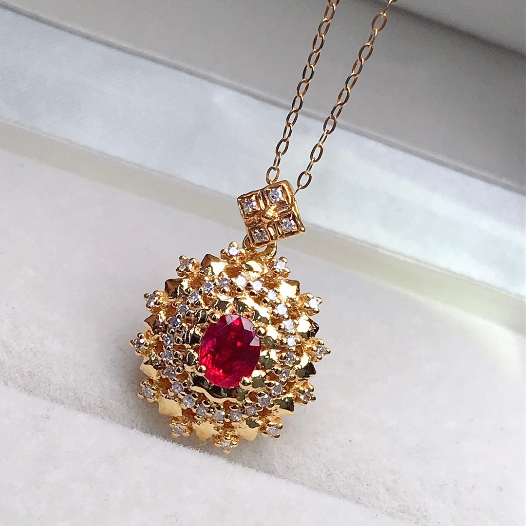 18K Gold Embedded Natural Ruby Pendant - Exquisite Jewelry