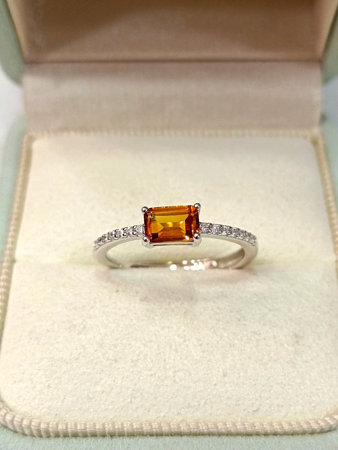 Exquisite Natural Top-Grade Amber Yellow Crystal Ring - Premium Jewelry