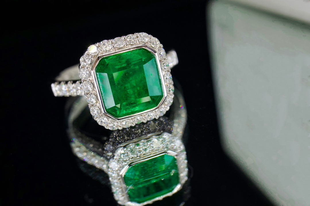 Exquisite Minimalist Style Muzo Green Emerald Ring - Fine Jewelry