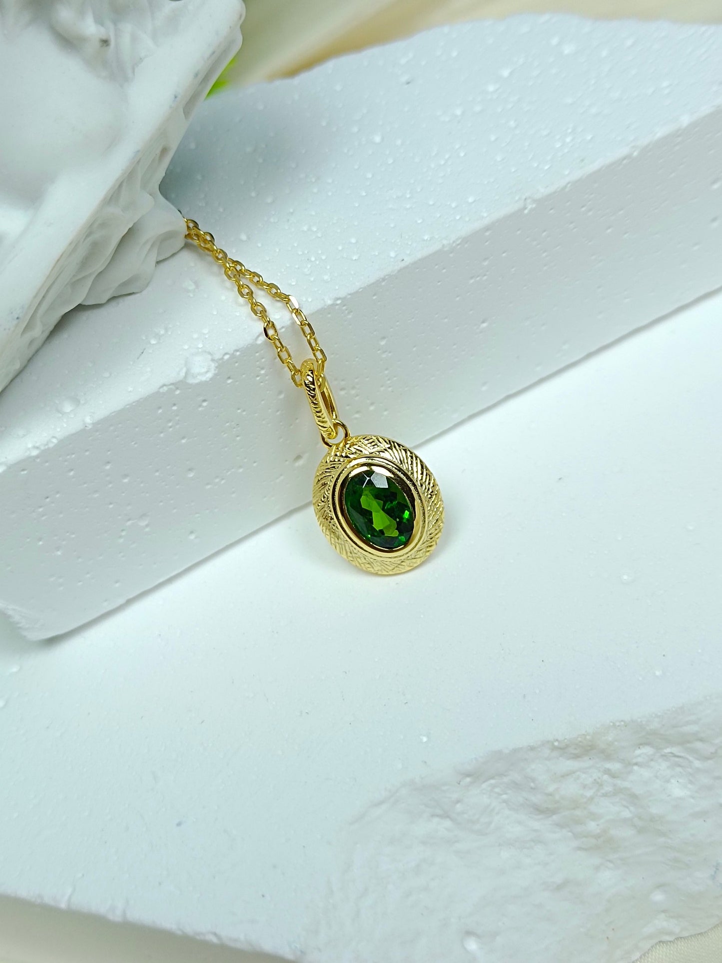 Ciondolo Diopside in argento sterling S925 con lavorazione artigianale in oro 18 carati - Stile di corte vintage francese