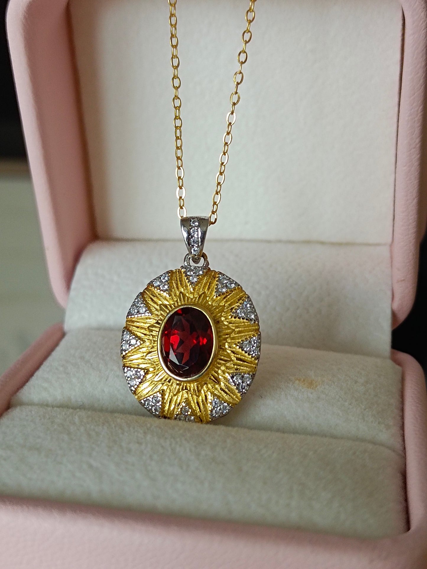 Elegant S925 Silver Embedded Garnet Sunflower Pendant Jewelry