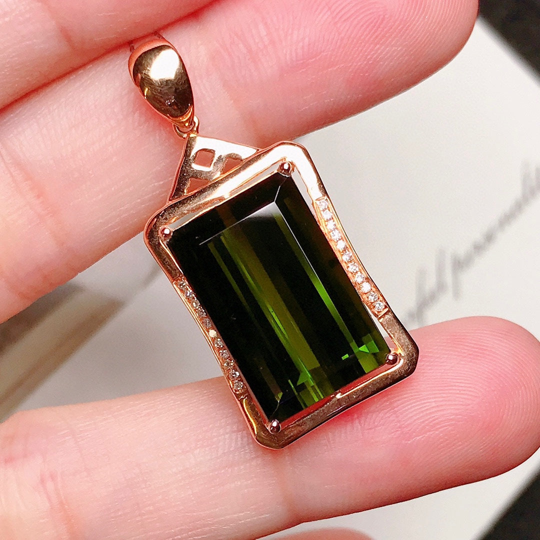 18K Gold Peridot Pendant - Elegant Jewelry for Prosperity and Healing