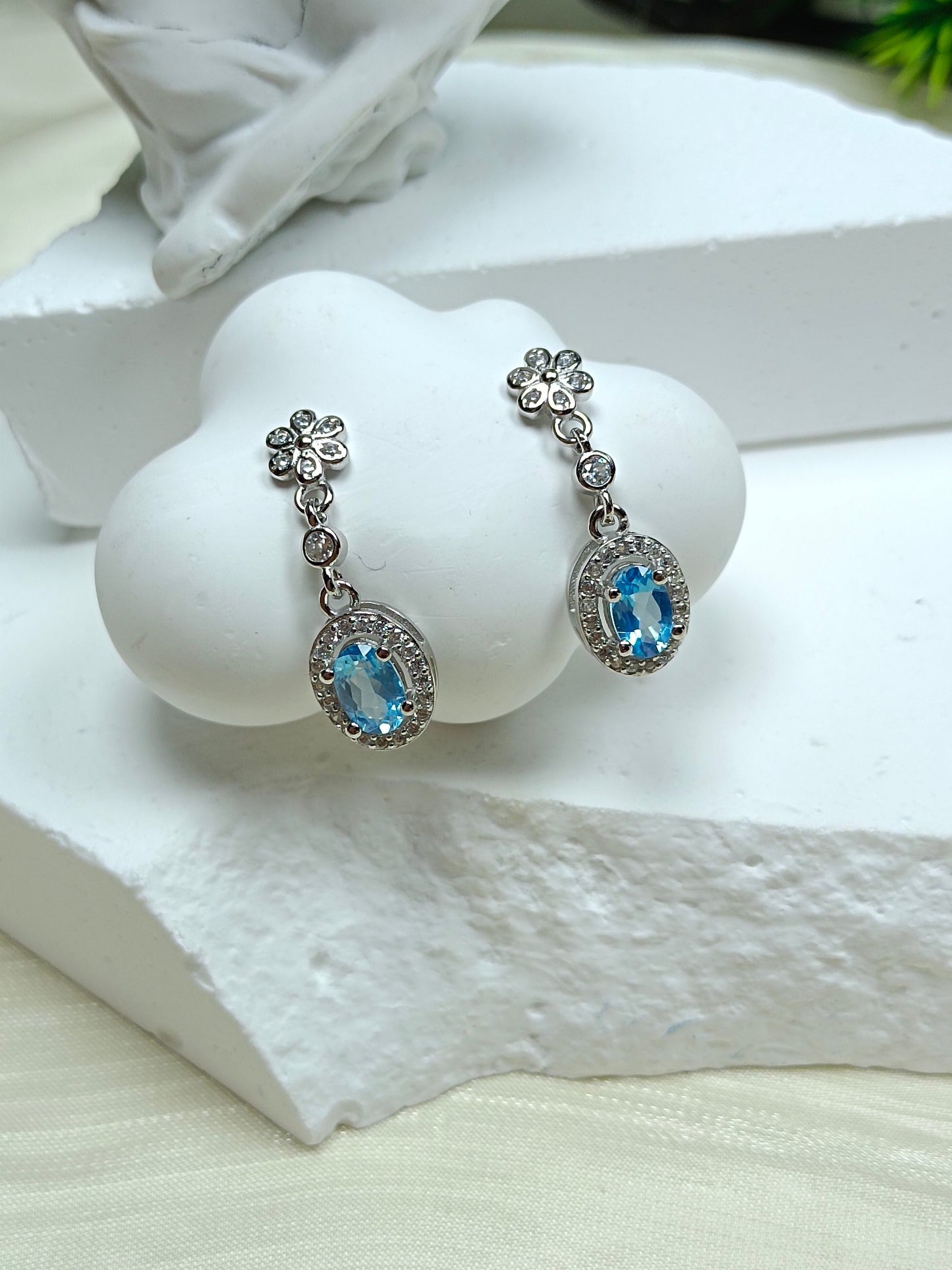 S925 Silver Embedded Topaz Earrings - New Fashionable Waterdrop Studs for Elegant Style