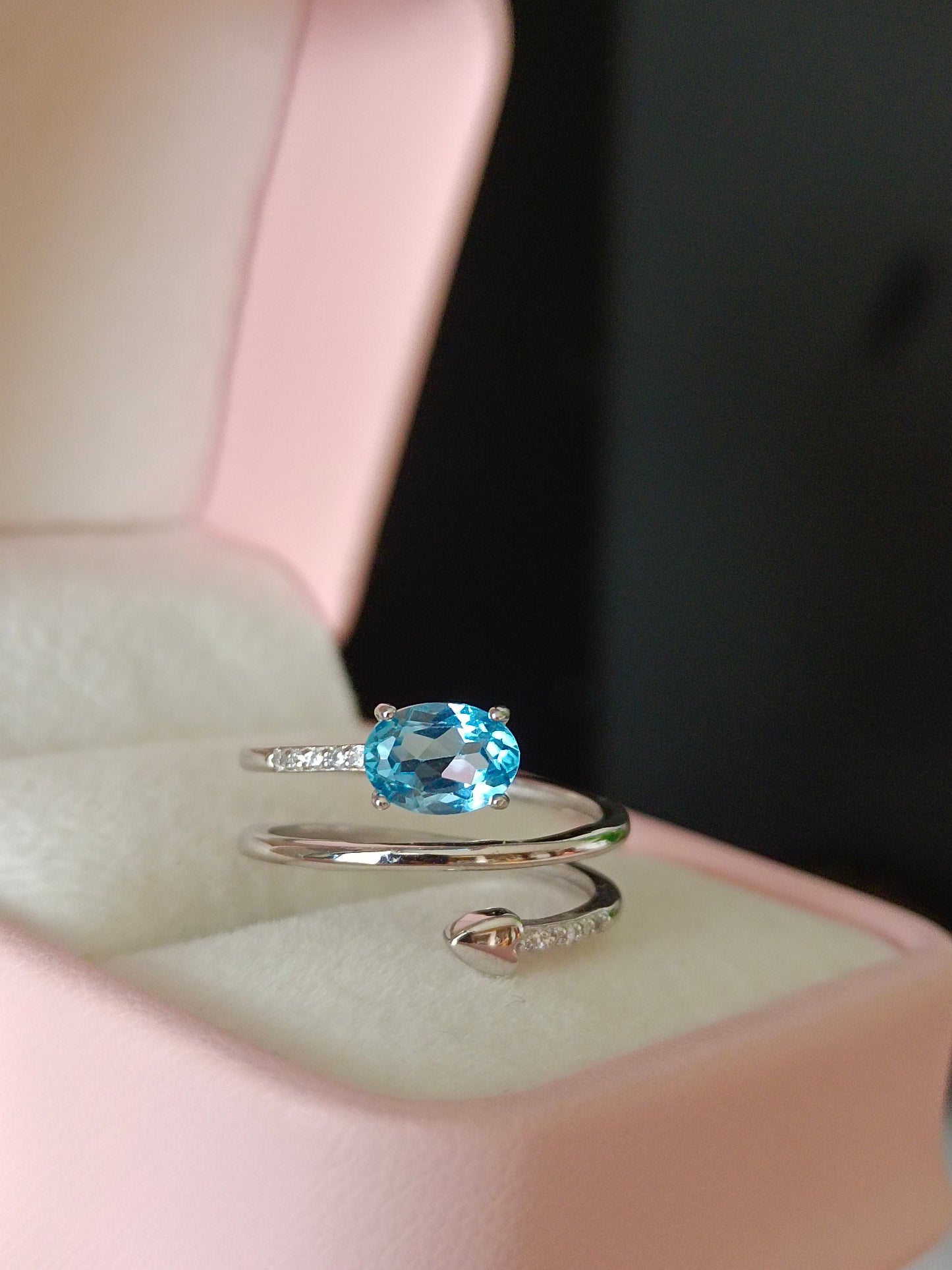 Dazzling Natural Topaz Ring - Unique Jewelry for Elevated Style