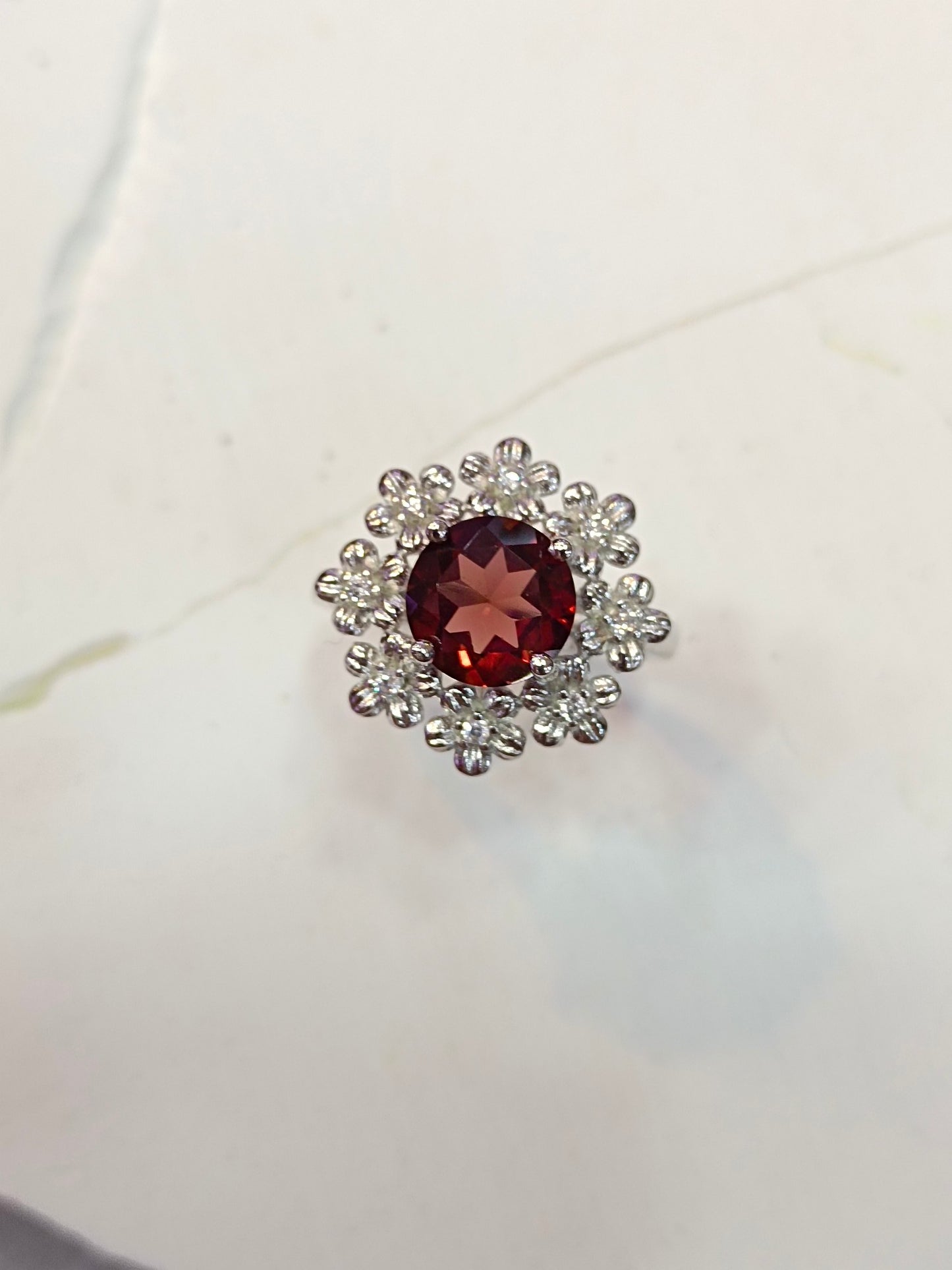 Cincin Bunga Kaya Garnet S925 Perak Indah - Barang Kemas