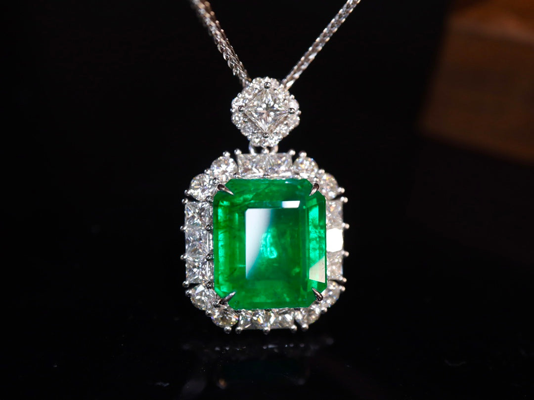 Emerald Pendant Jewelry: High-Quality Collectible Piece