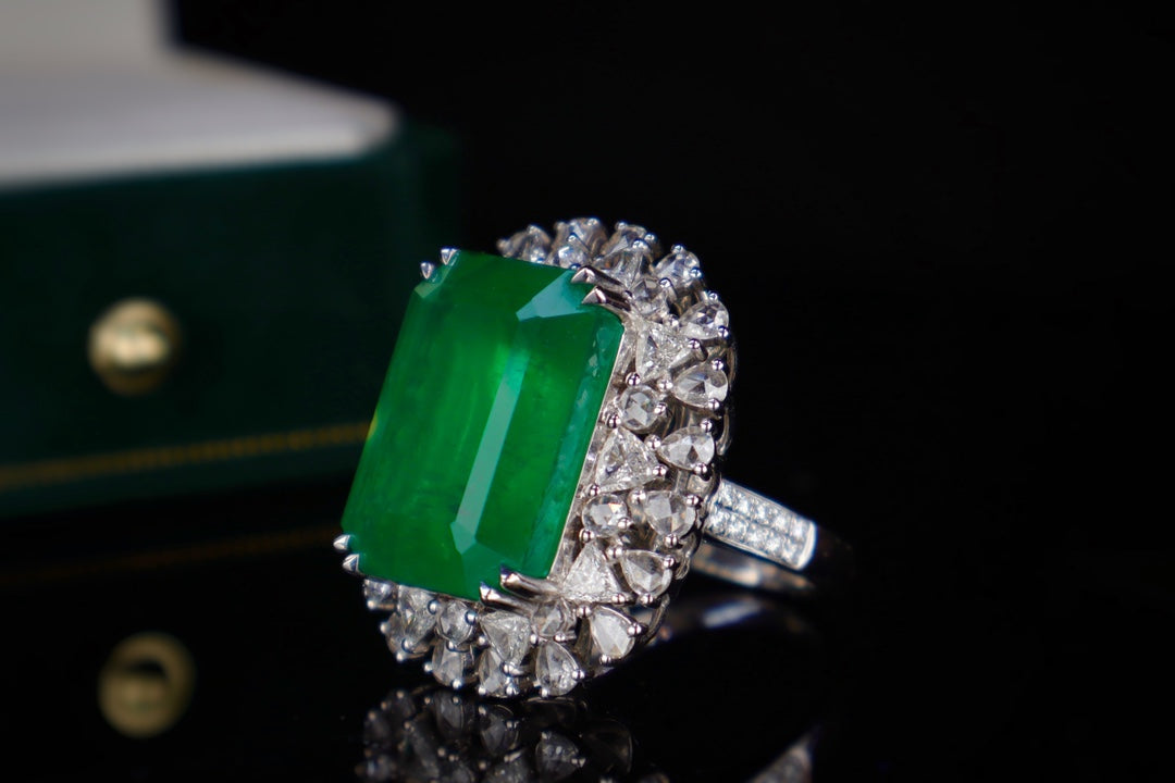 Emerald Dual-Purpose Jewelry: Pendant/Ring with Guild Certificate