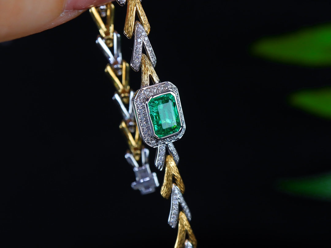 Emerald Green Bracelet - Timeless Elegance in Jewelry