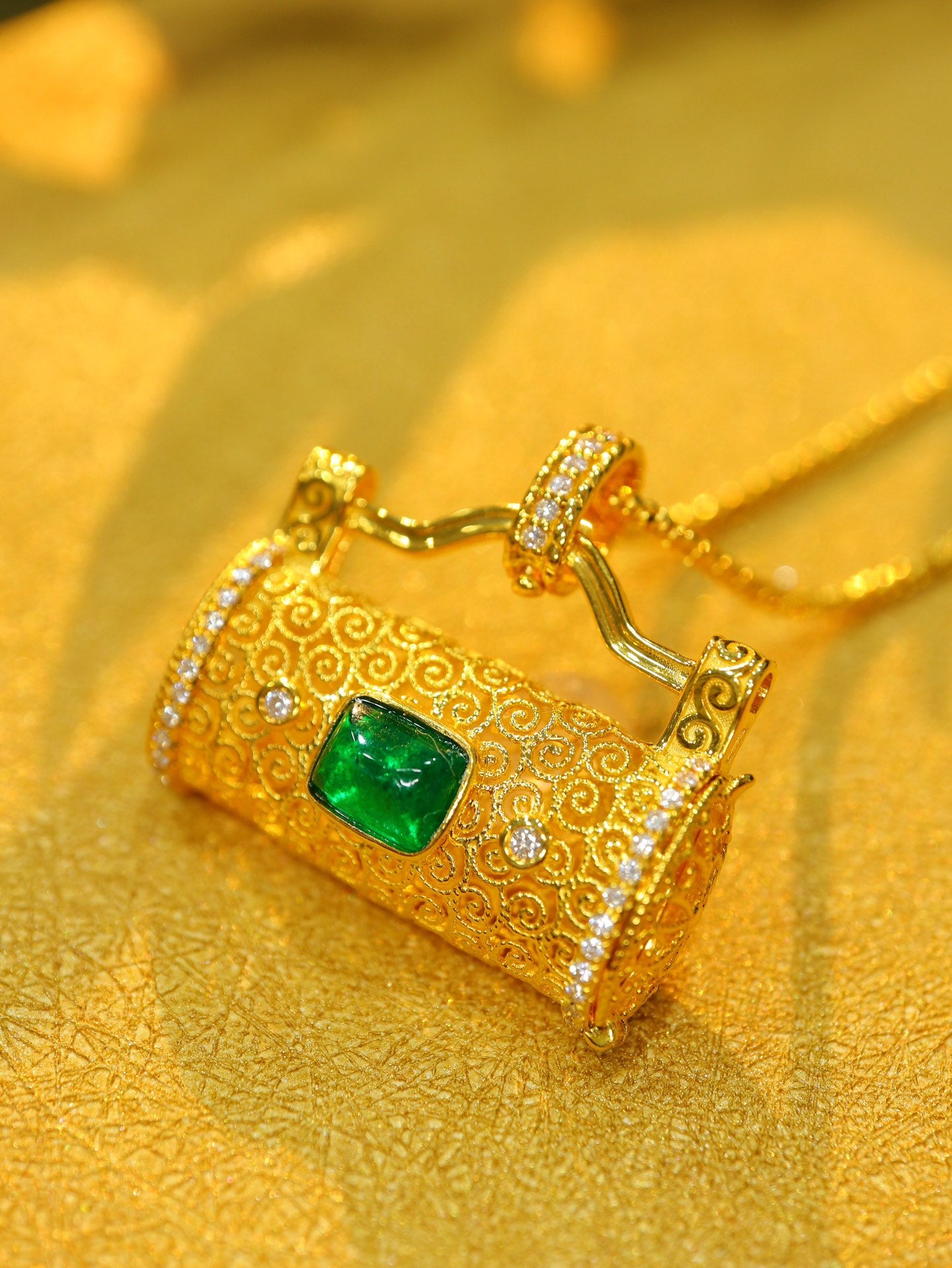 Charming Lucky Lock Pendant - Emerald Jewelry