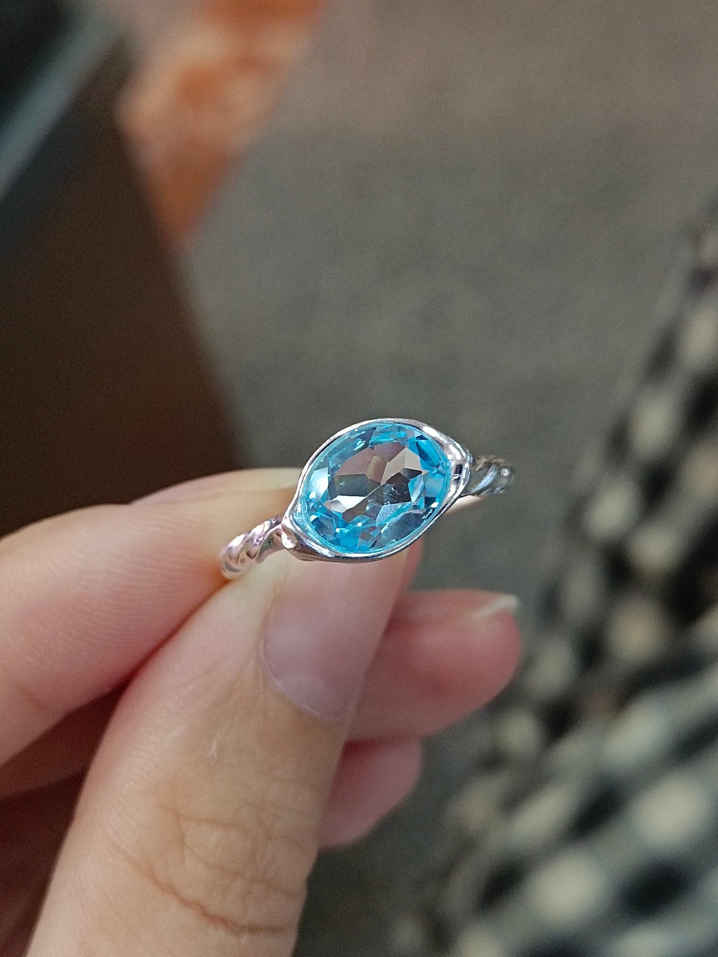 Exquisite Natural Topaz Ring - A Must-Have Jewelry Piece