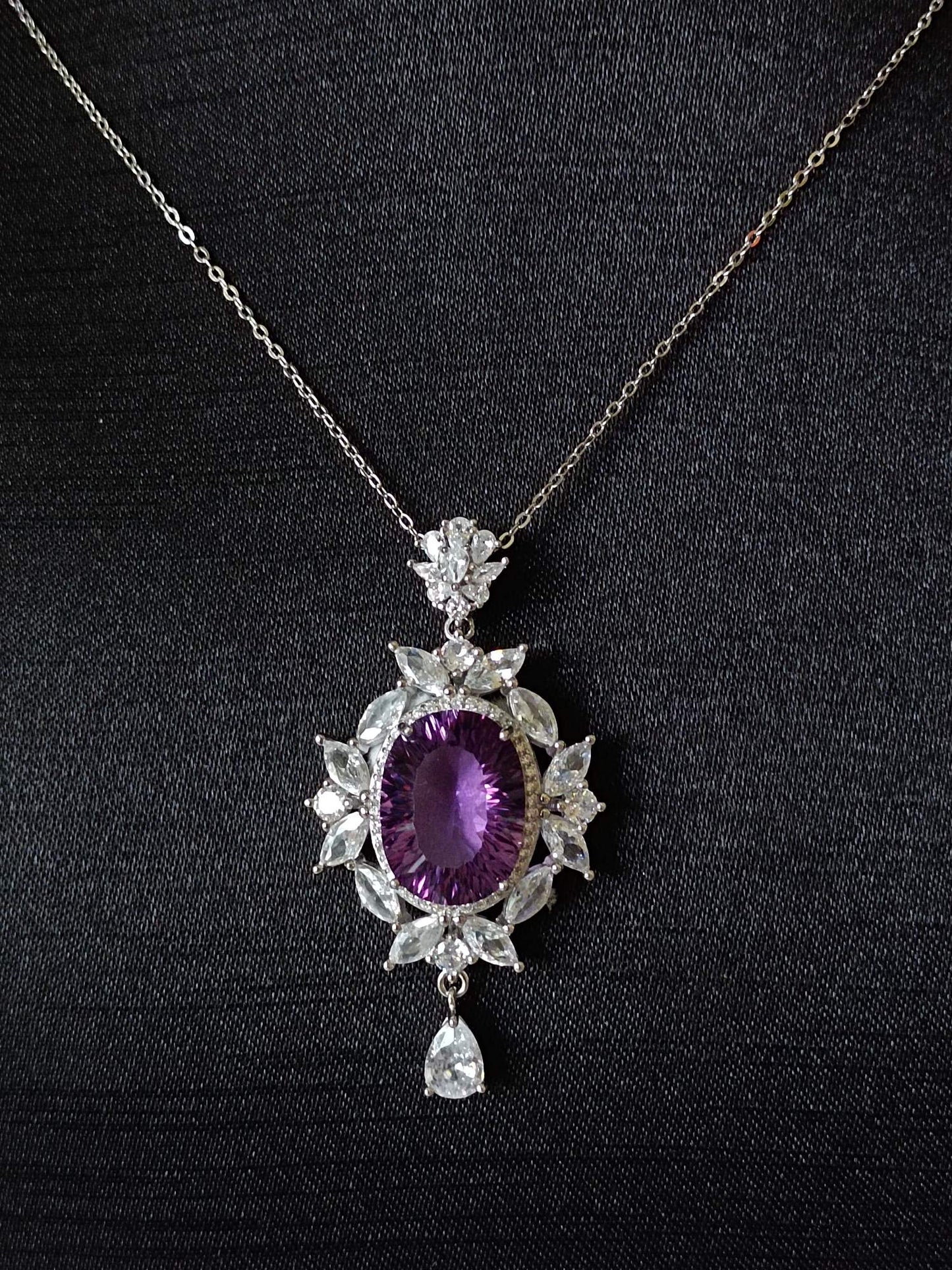 Luxurious Natural Amethyst Pendant Jewelry