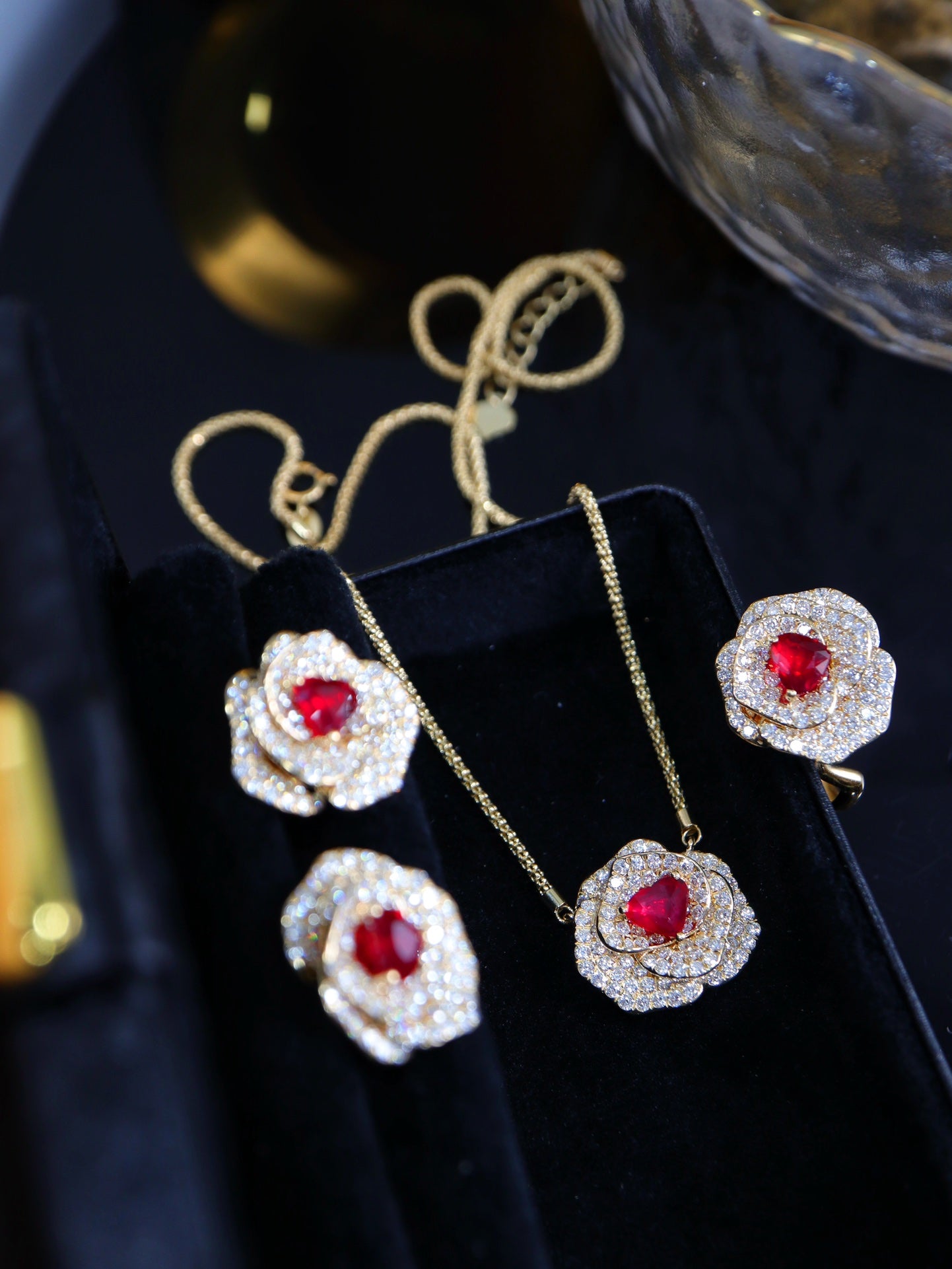 Luxurious Light Luxury Count's Flower Jewelry Set