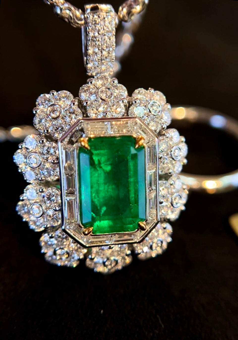 Exquisite 18K Gold Panjshir Emerald Ring-Pendant with Diamond Accents - Jewelry