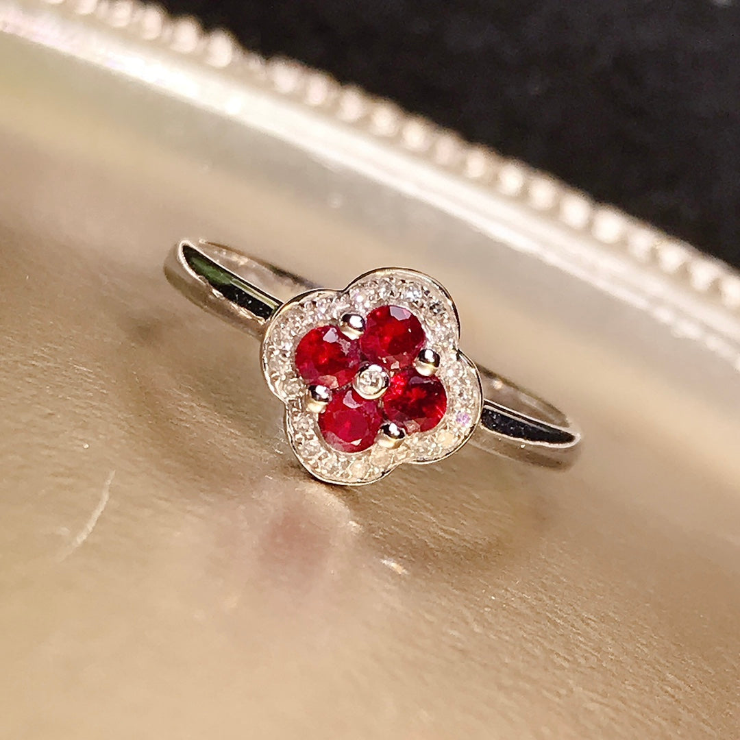 Exquisite 18K Natural Ruby Ring - A Must-Have Jewelry for Beauty Lovers