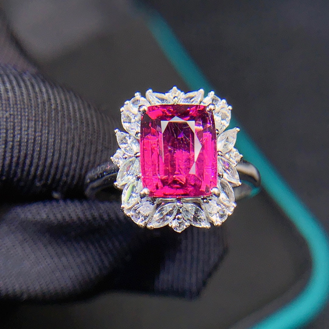 Exquisite Natural Tourmaline Ring - A Must-Have Jewelry Piece