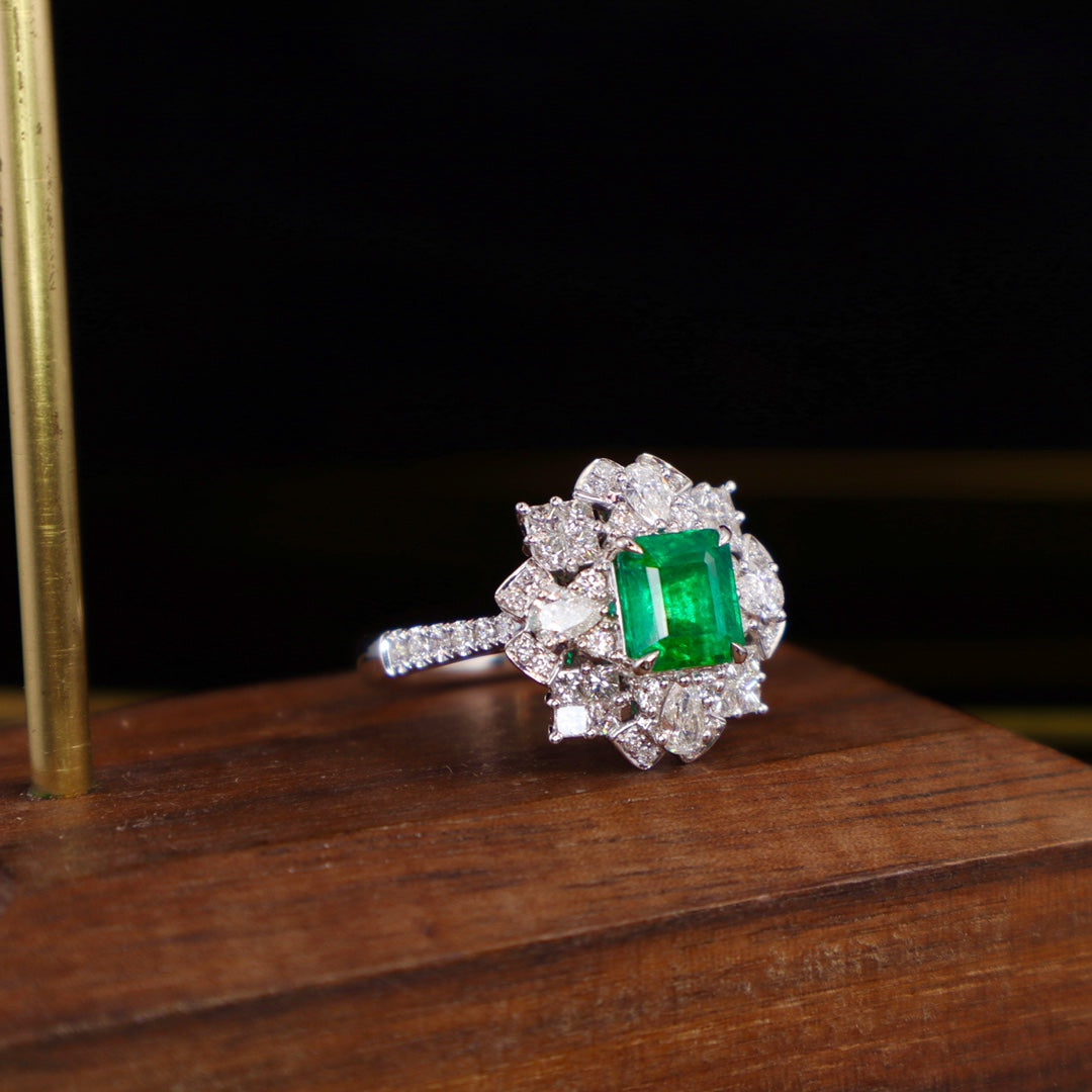 Panjshir Emerald Ring - A Luxurious Jewelry Piece