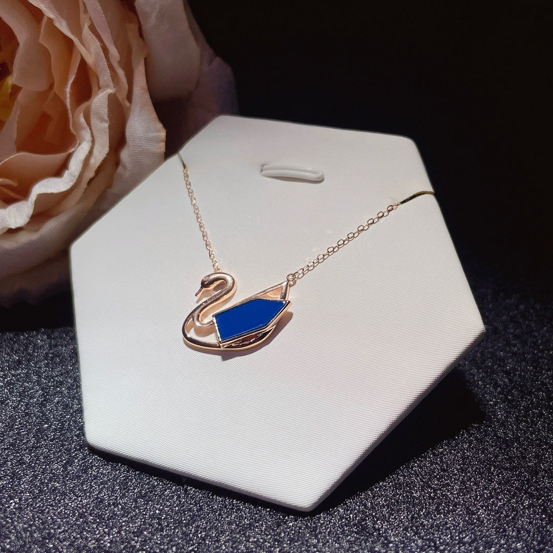 Abrace todos os dias com alegria 💛 - Pingente de âmbar azul dominicano embutido em ouro 18K