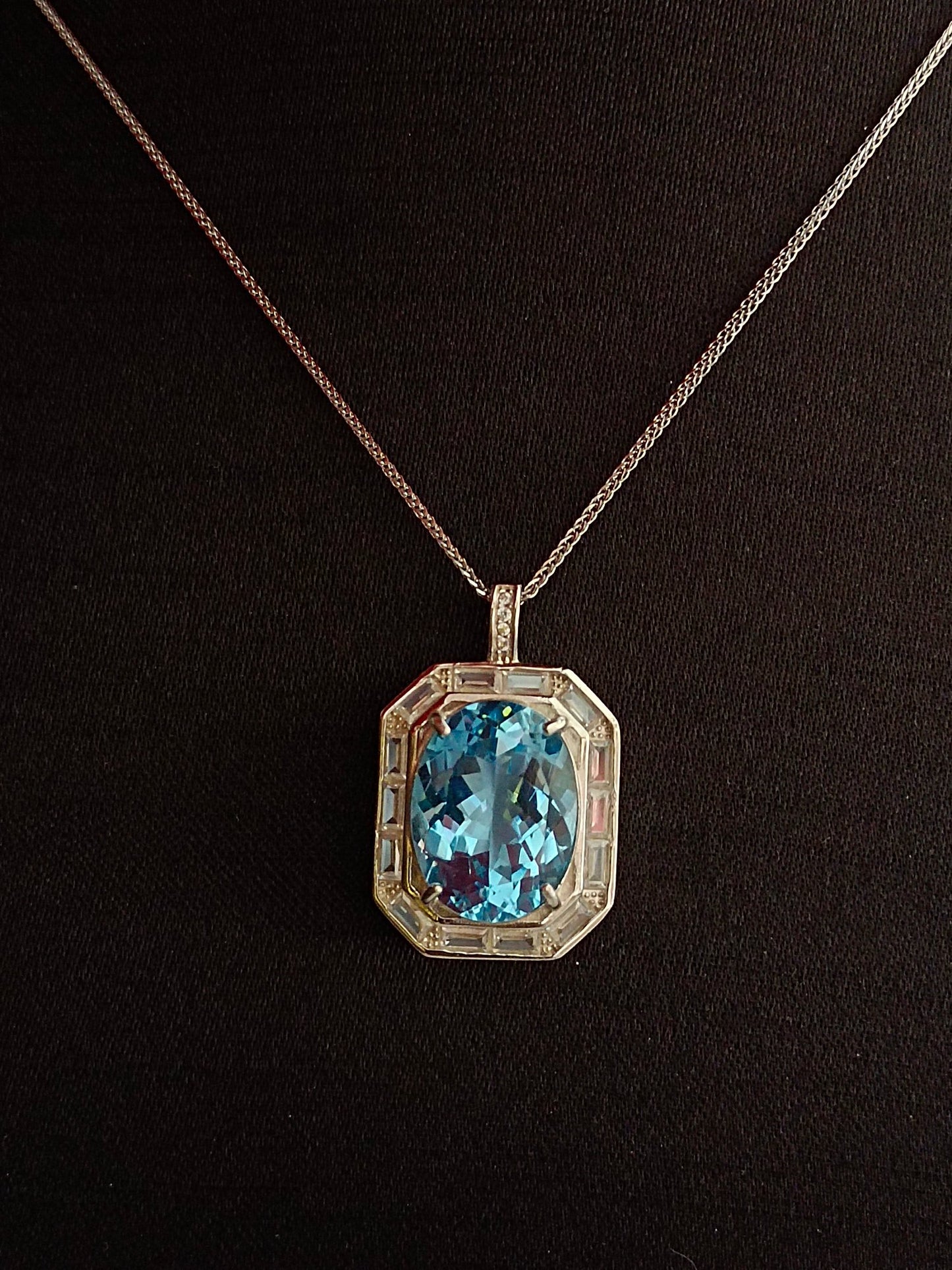 Exquisite Natural Topaz Luxury Pendant - A Jewelry Must-Have