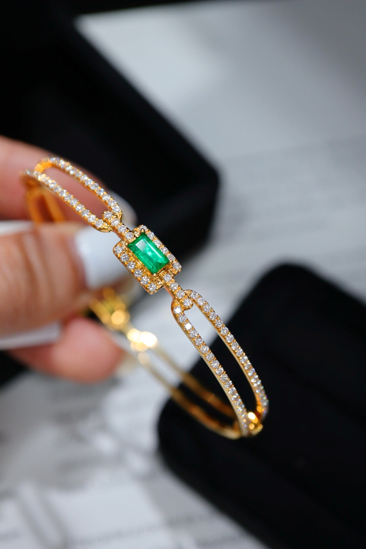 Panjshir Emerald Bracelet - High-Quality Jewelry Piece