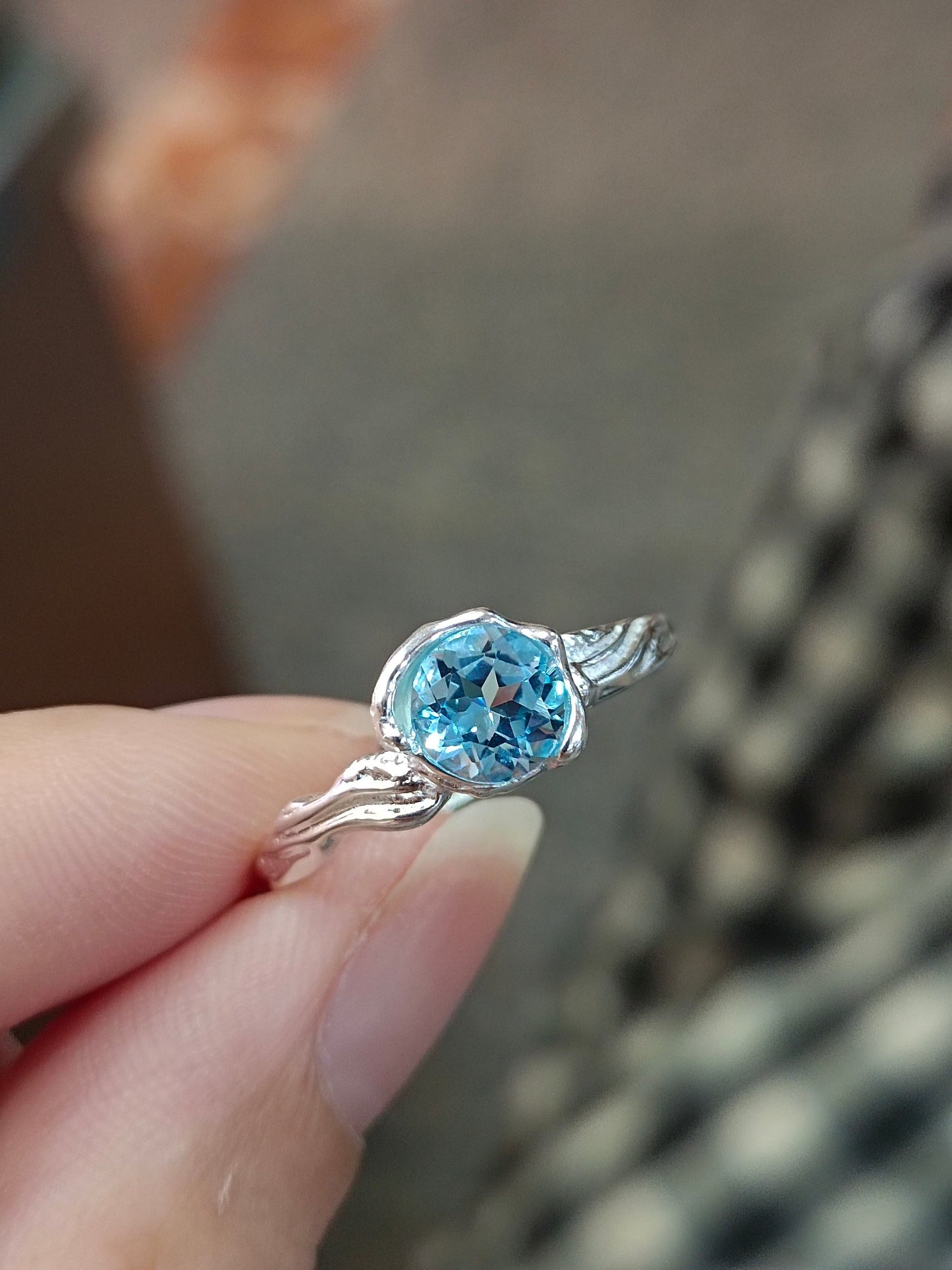 Exquisite Natural Topaz Ring - A Must-Have Jewelry Piece