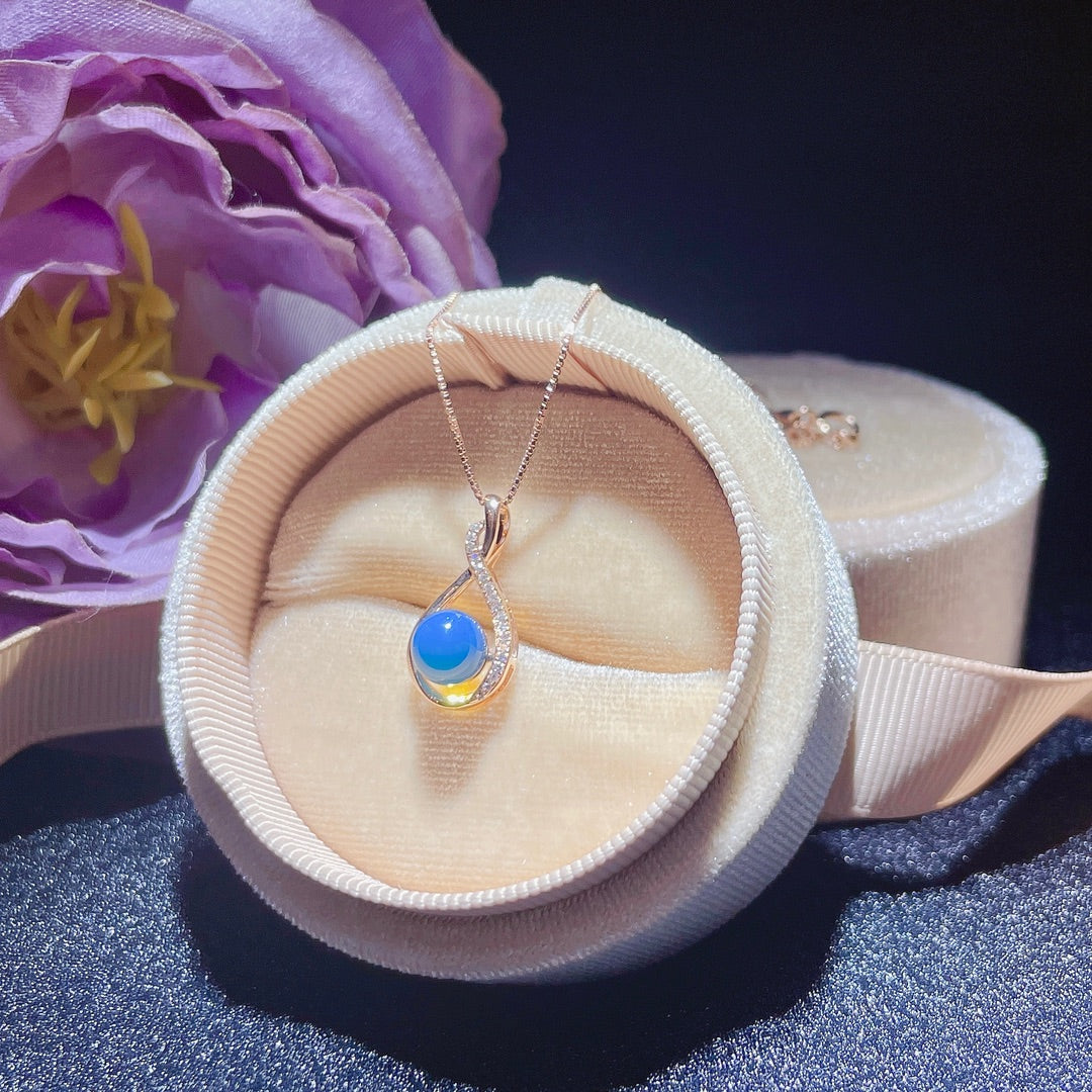 Colgante de Ámbar Azul Dominicana Incrustado en Oro de 18k - Joyería Exquisita