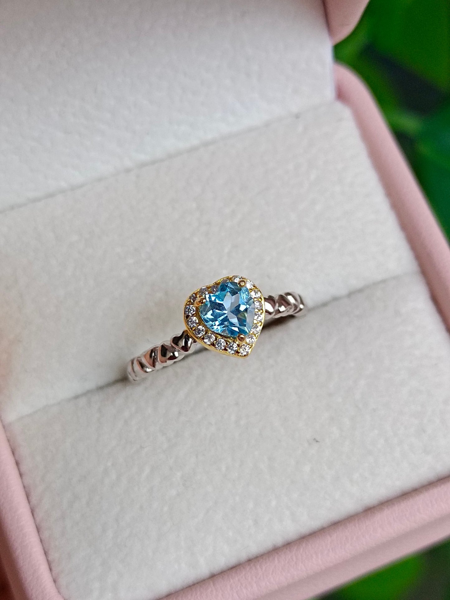 Exquisite Natural Swiss Blue Topaz Heart Ring - Elegant Jewelry