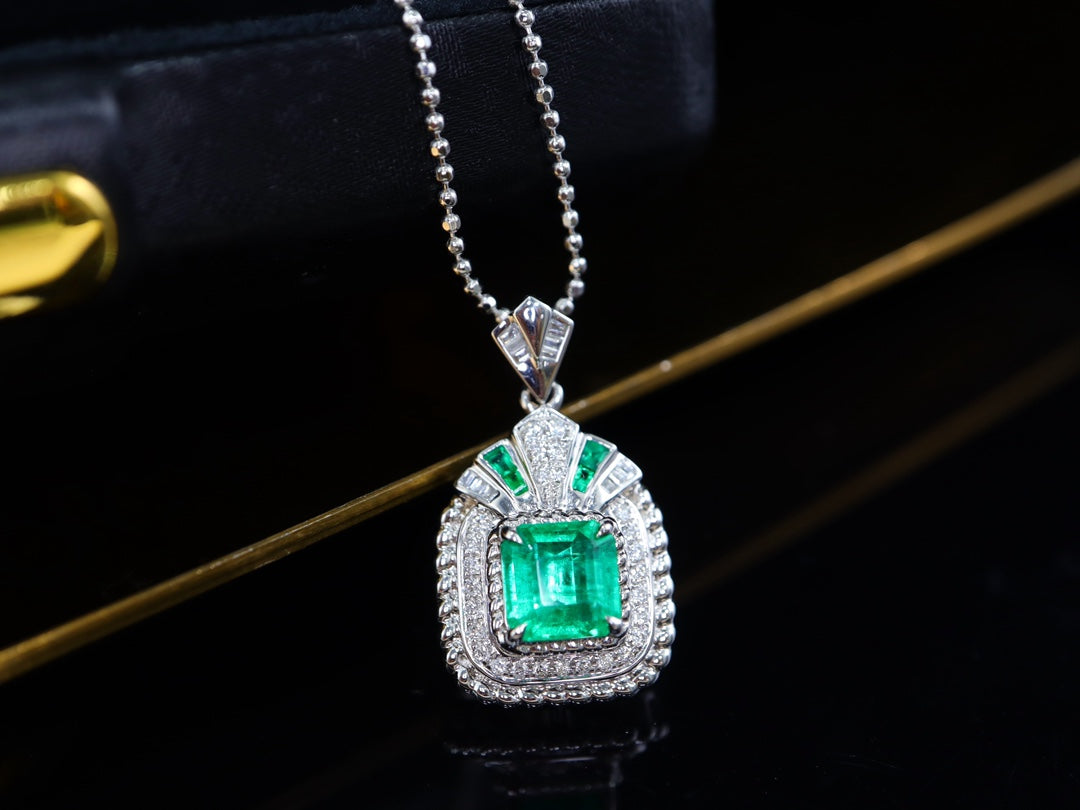 Panjshir Emerald Pendant: Versatile Light Luxury Jewelry