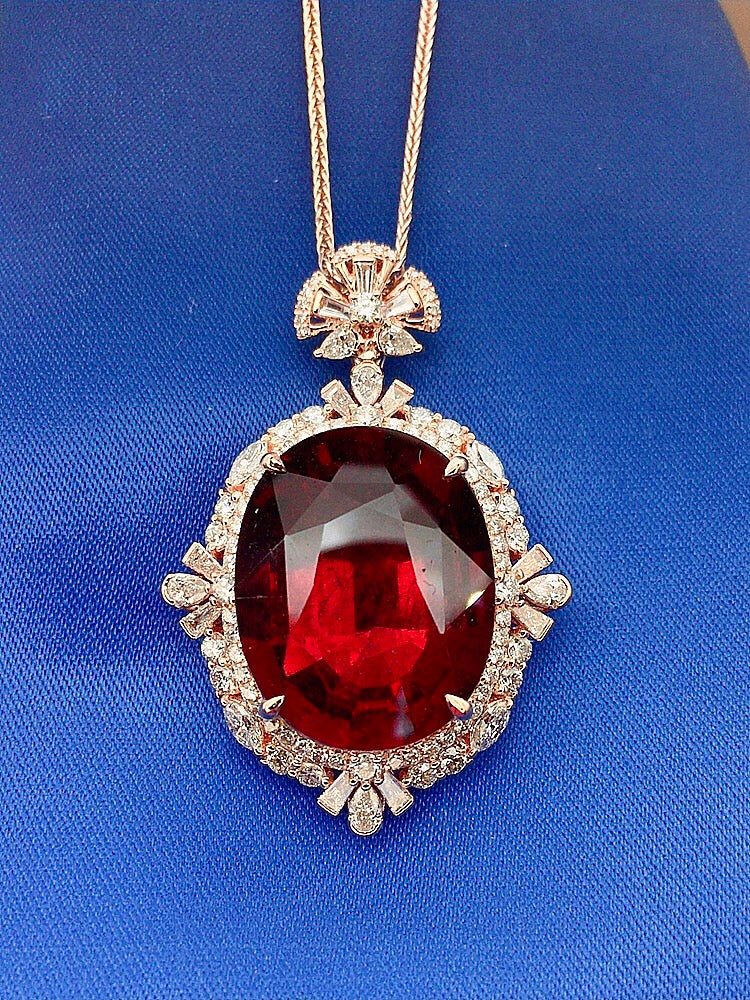 Exquisite Collectible Jewelry: Top-Grade Large Carat Ruby-Like Tourmaline Pendant