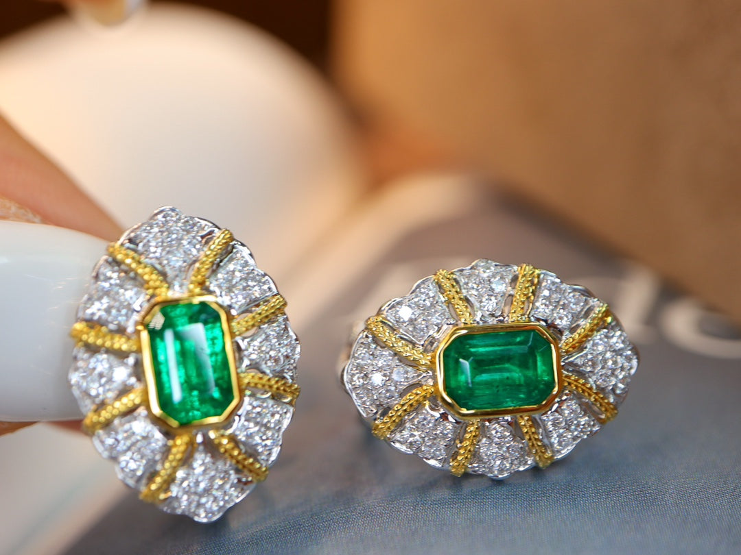 Buccellati-Style Emerald Ear Clips Jewelry - A Century-Old Classic