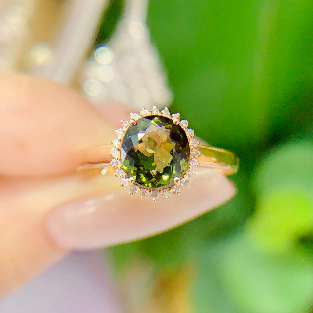 Summer Refreshment Enchantress: 18K Gold Green Tourmaline Ring - Jewelry