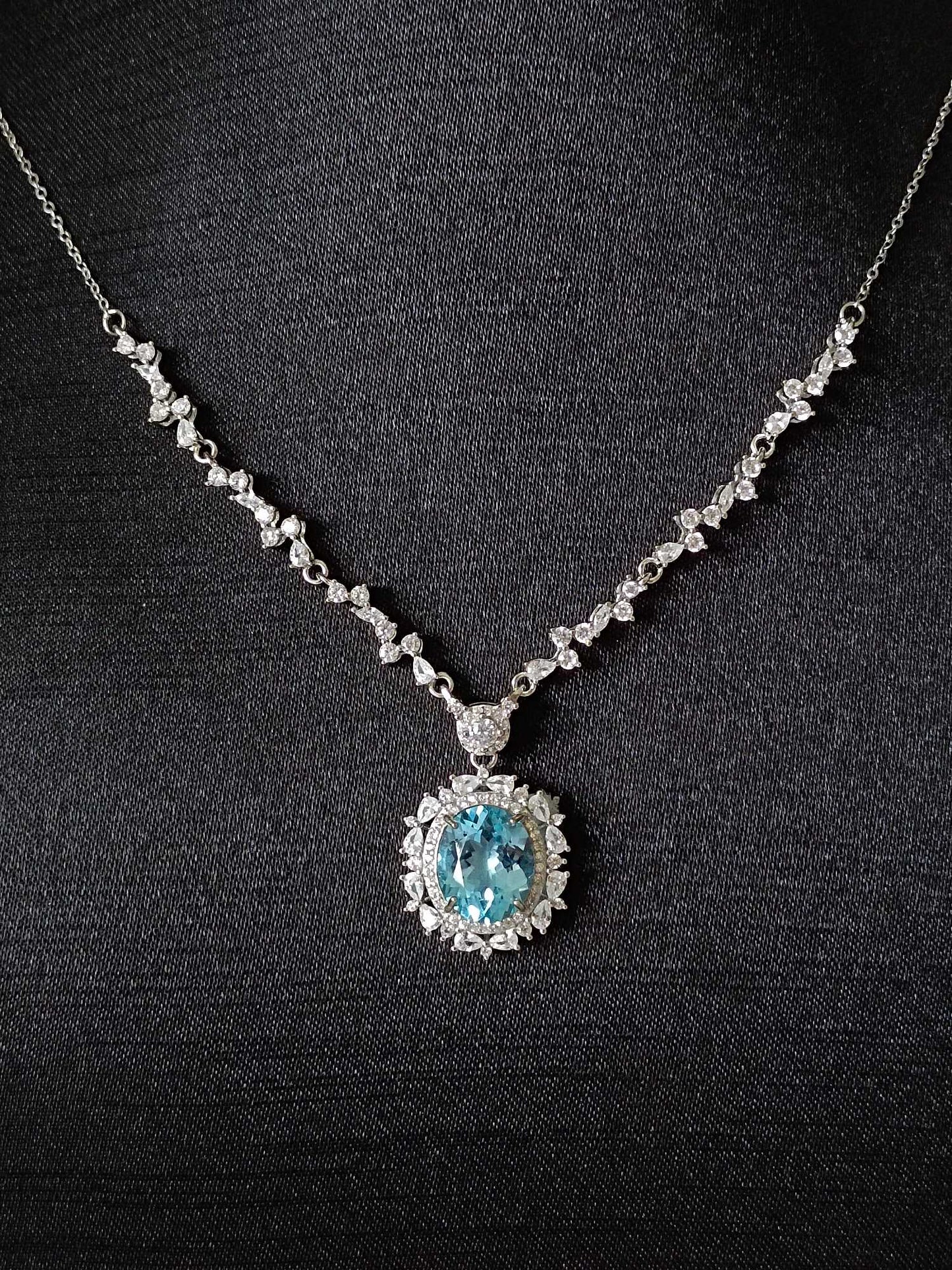 Exquisite Natural Topaz Jewelry Necklace in S925 Silver Setting