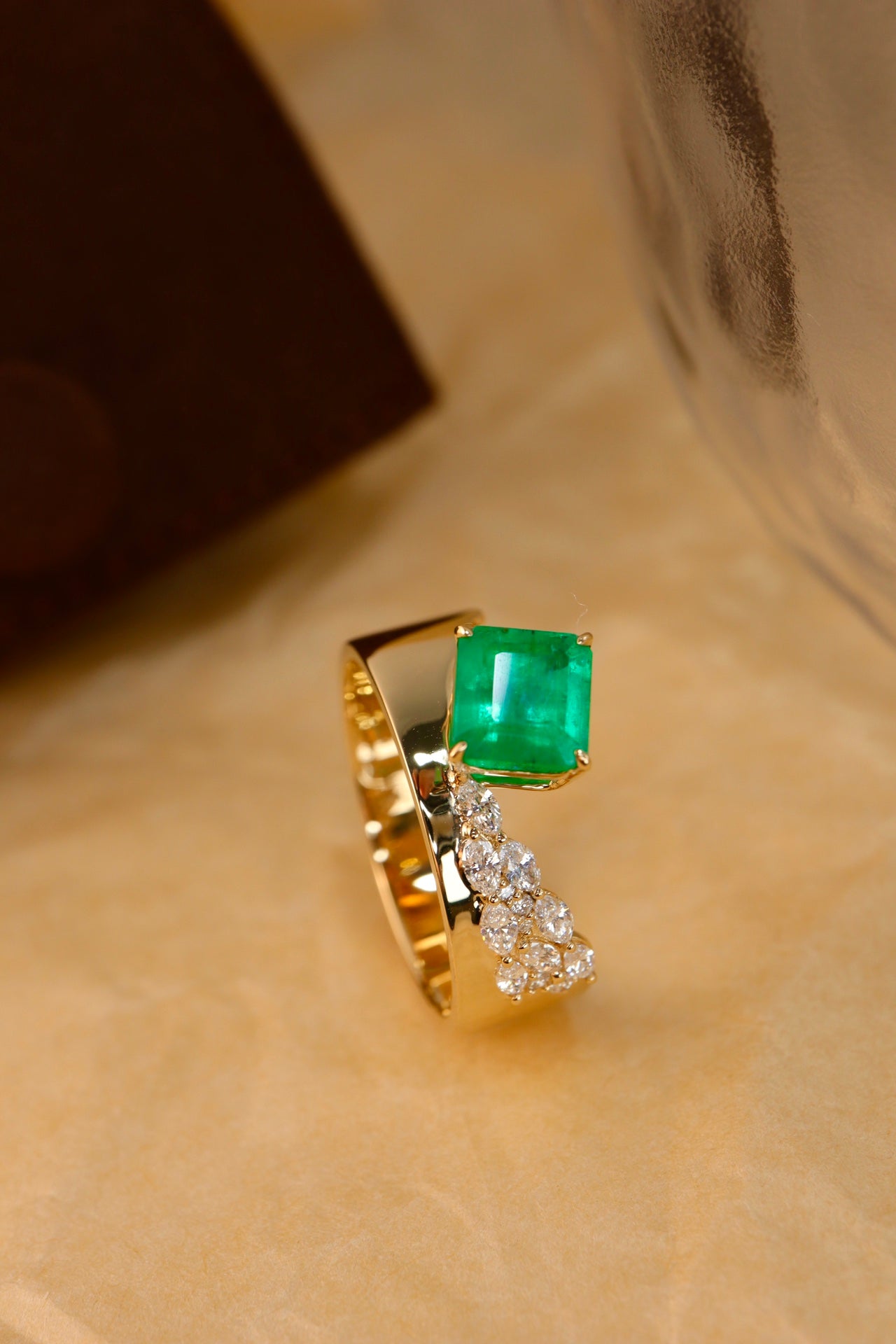 Panjshir Emerald Jewelry with Diamond Accent - A Sparkling Gem!