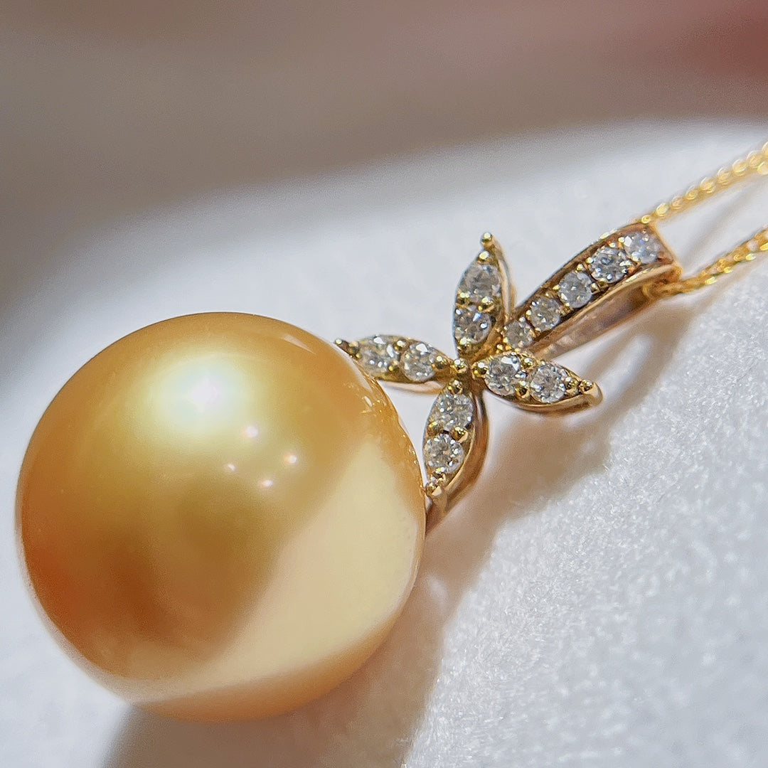 Exquisite 18K Gold Diamond-Encrusted Natural South Sea Golden Pearl Jewelry