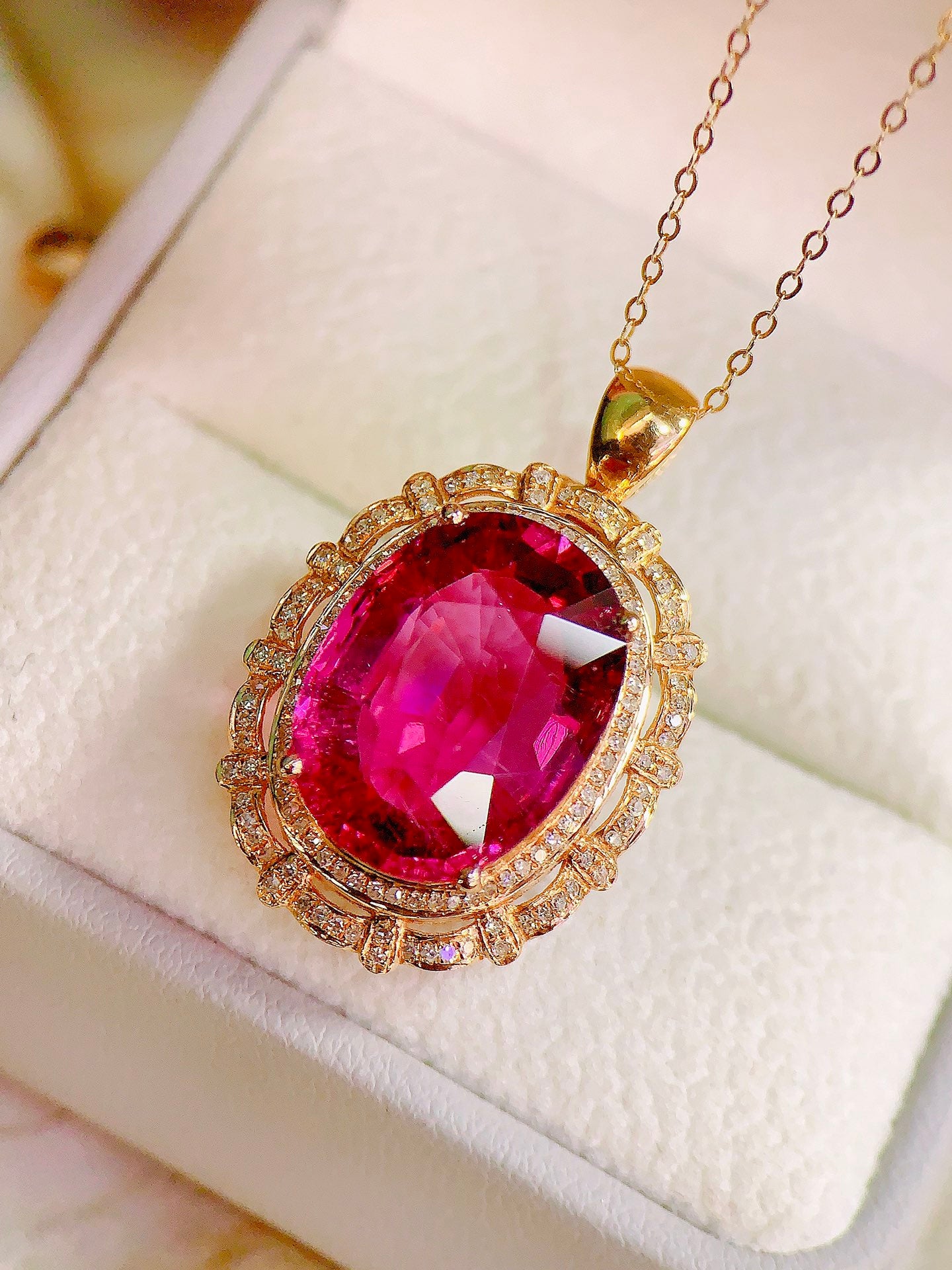 Luxury Custom Jewelry: 18K Gold Embedded Natural Tourmaline Pendant