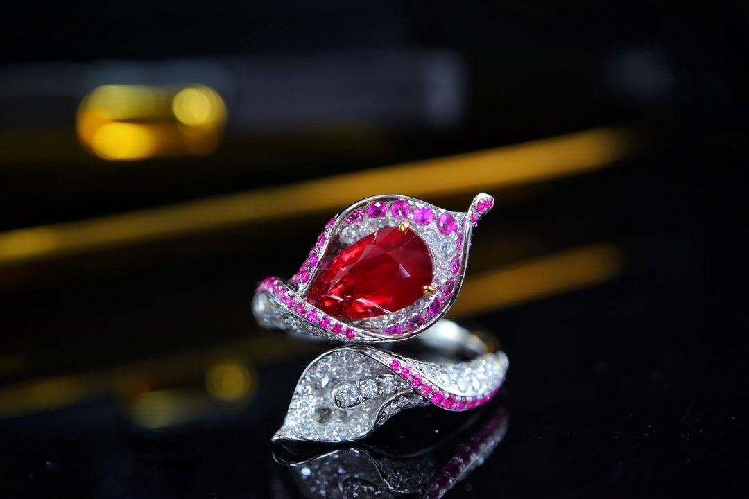 Onverwarmde Pigeon's Blood Red Ruby Ring - Sieraden van elegantie en luxe