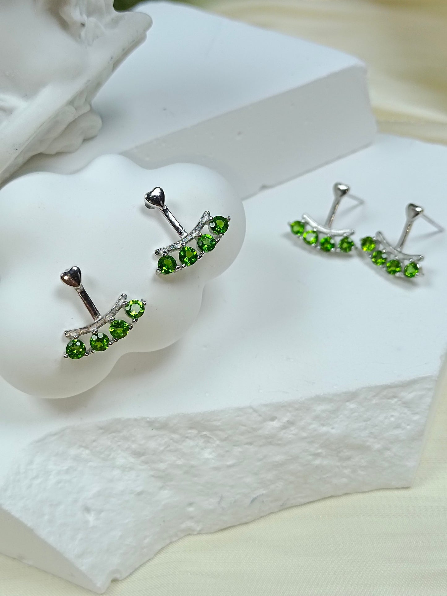 S925 Silver Embedded Diopside Earrings - New Minimalist Style for Versatile Wear