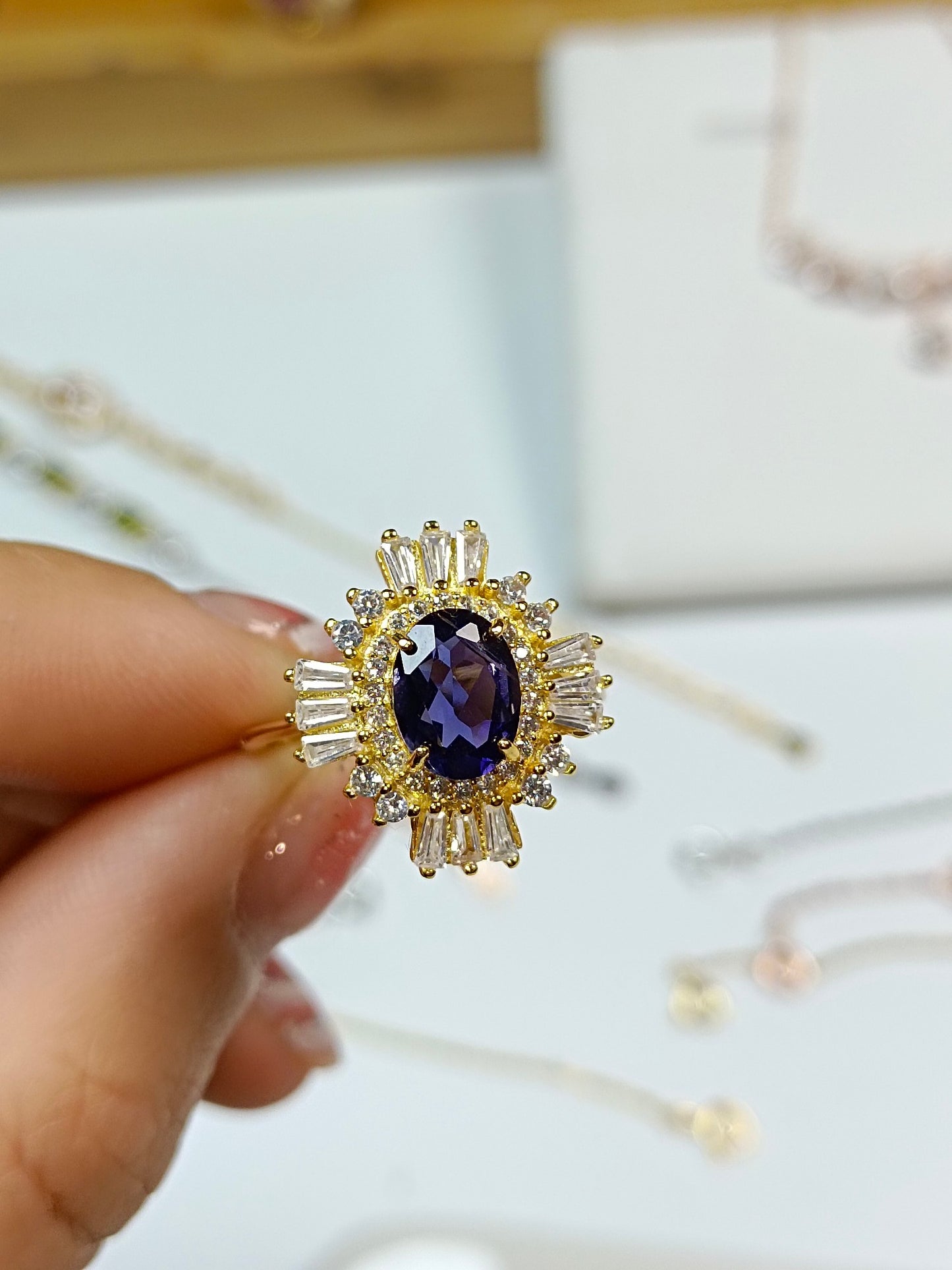 Elegante anello in iolite d'argento S925 con tonalità zaffiro - Gioielli puri