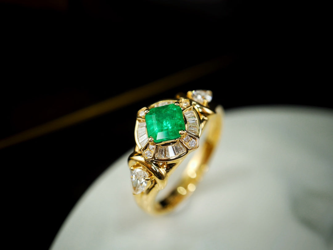 Vintage Style Panjshir Emerald Ring - A Timeless Jewelry Gem