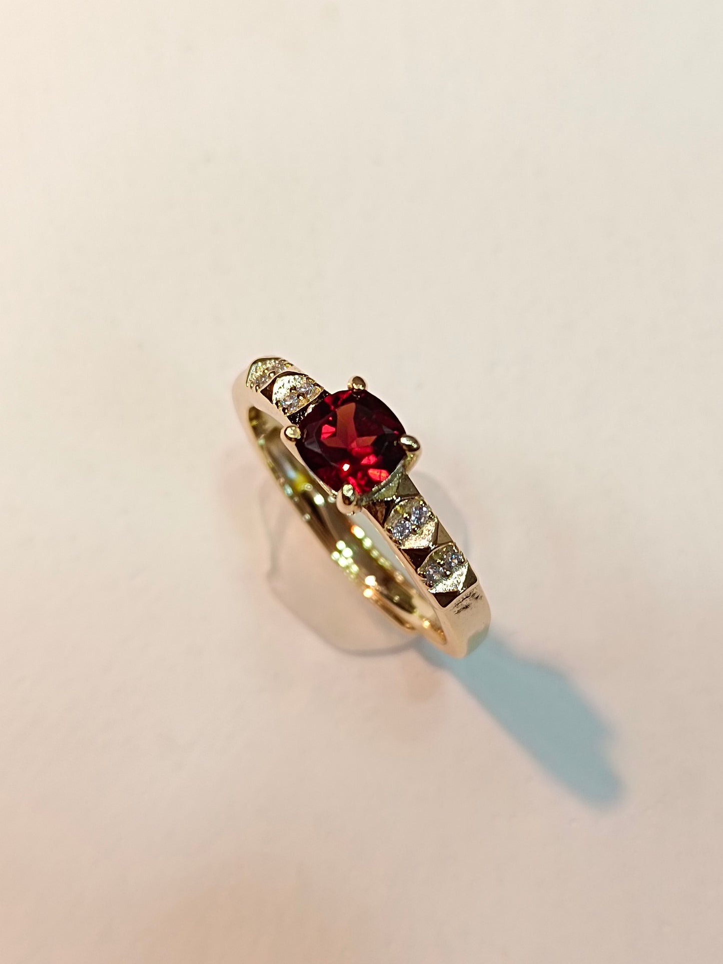 Elegant S925 Silver Princess-Cut Garnet Ring - Adjustable Jewelry