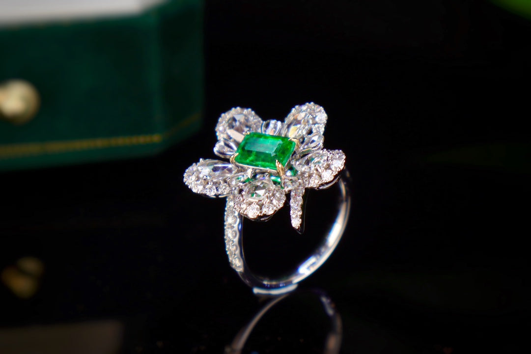 Emerald Elegance Ring - A Touch of Sophistication in Jewelry