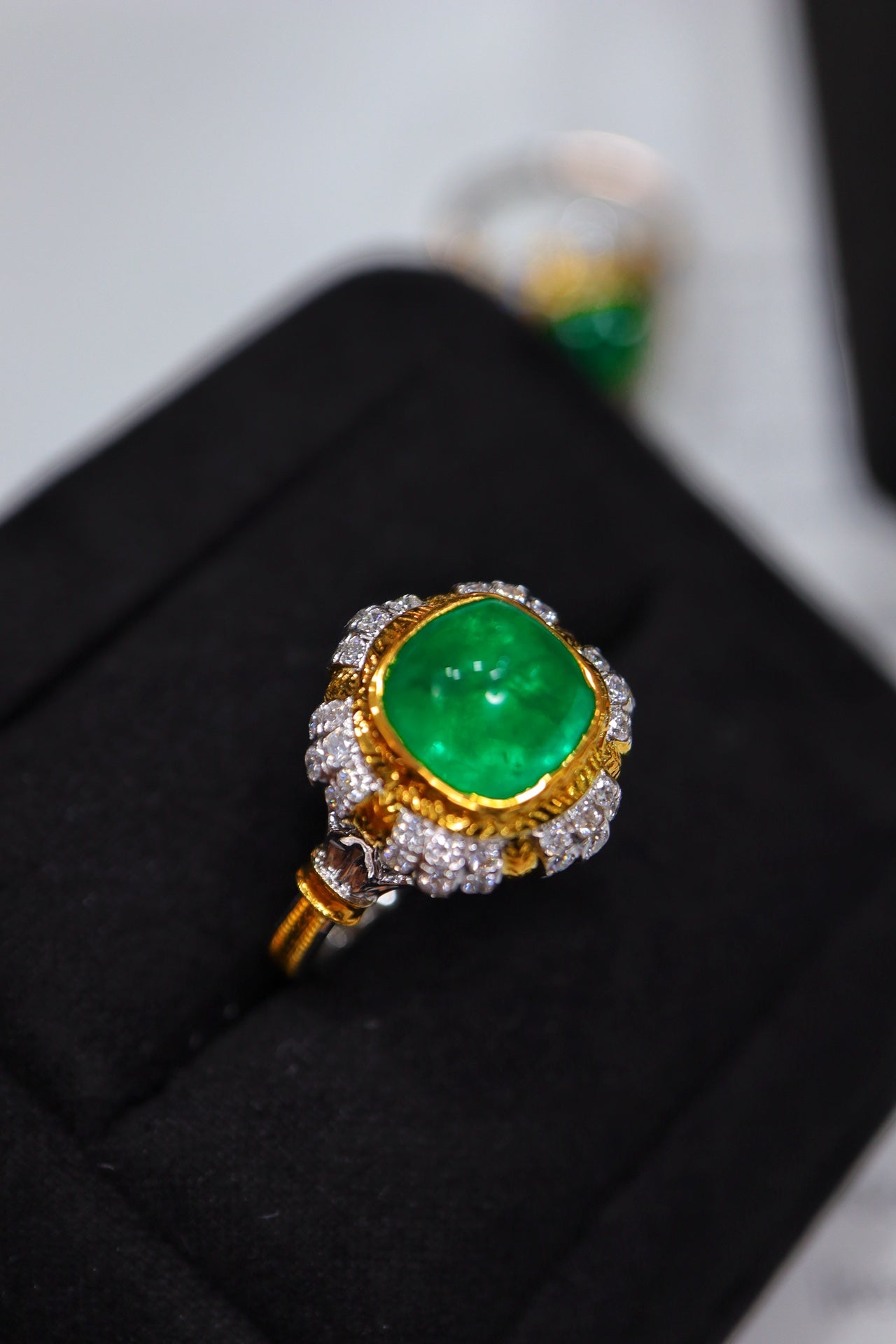 Vintage Elegance: Emerald Cut Sugarloaf Zoisite Ring - Luxury Jewelry