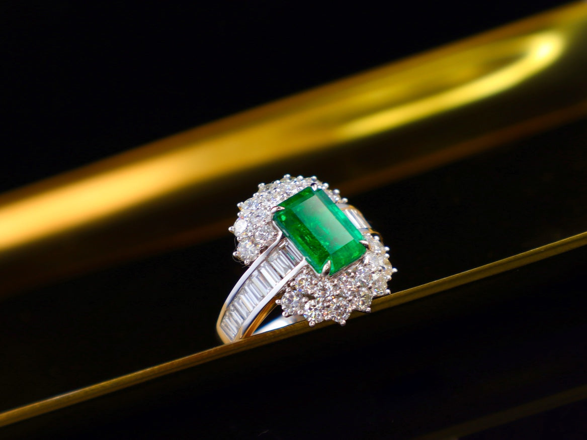 Emerald Ring - Premium Jewelry Piece with GIA Certificate