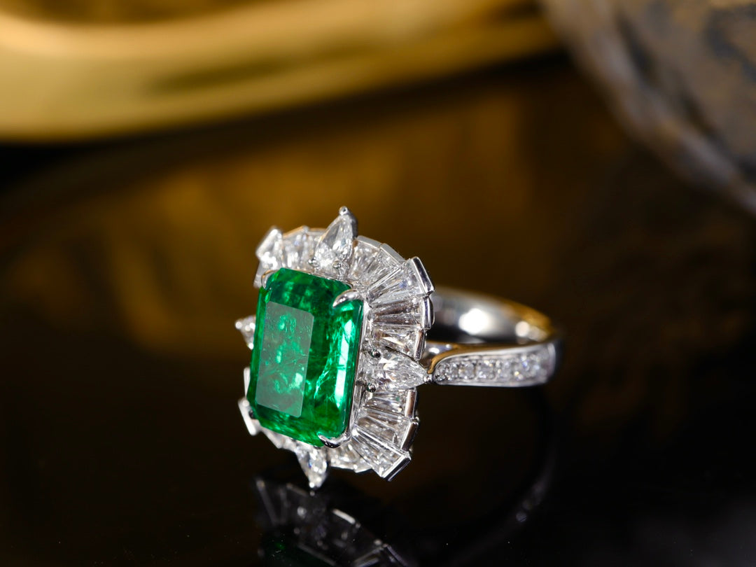 Emerald Jewelry Marvel: 3.39ct Centerpiece Ring