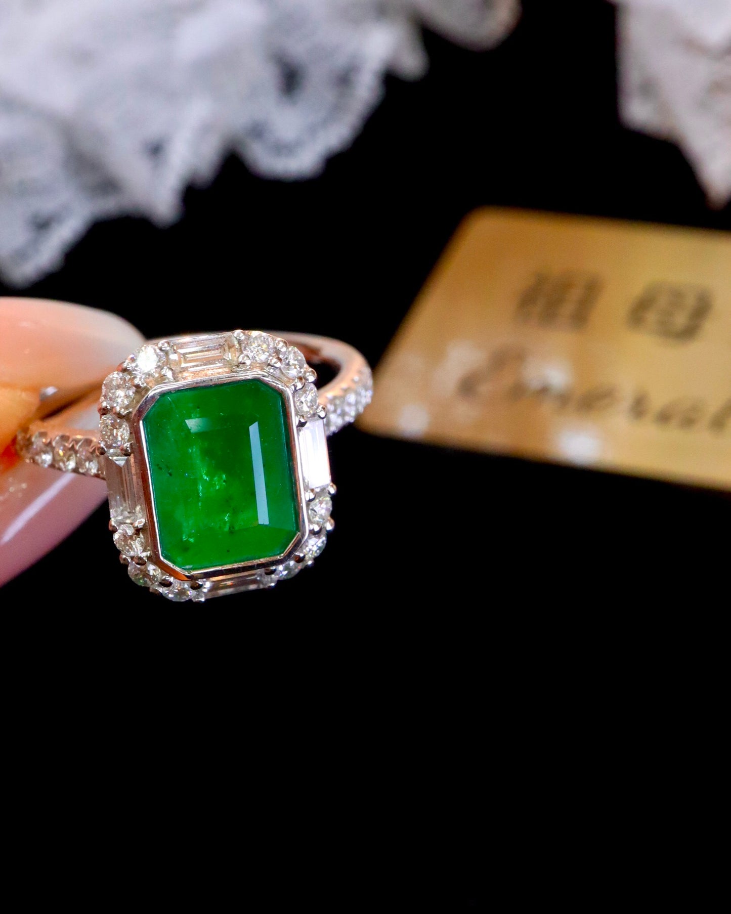 Elegant and Versatile Natural Emerald Ring - A Jewelry Must-Have